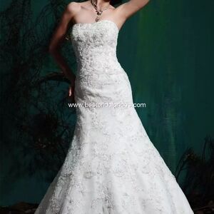 Elegant White Strapless Wedding Dress Brand New sz 4